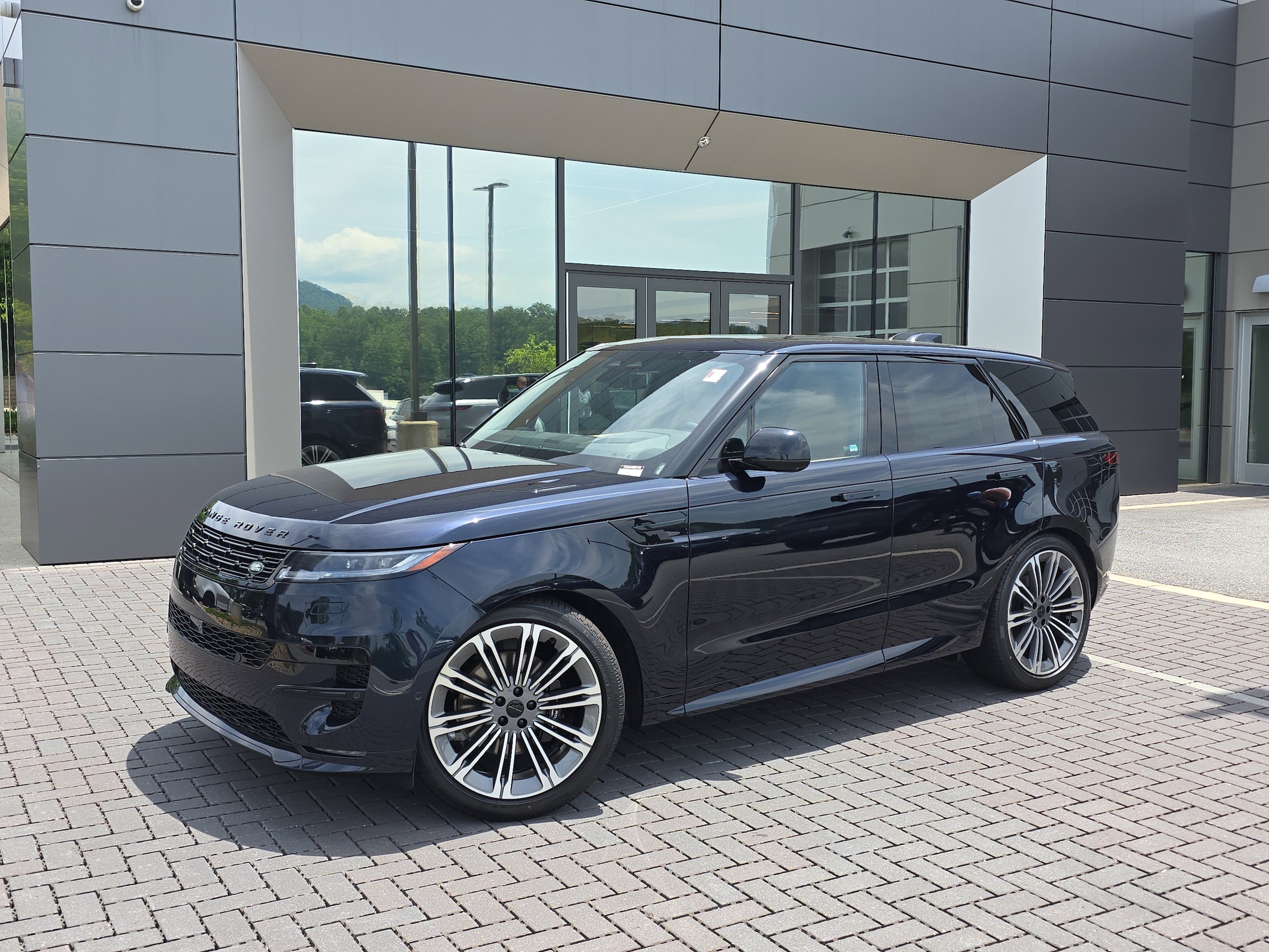2026 Land Rover Range Rover Sport P400 MHEV Dynamic SE's photo