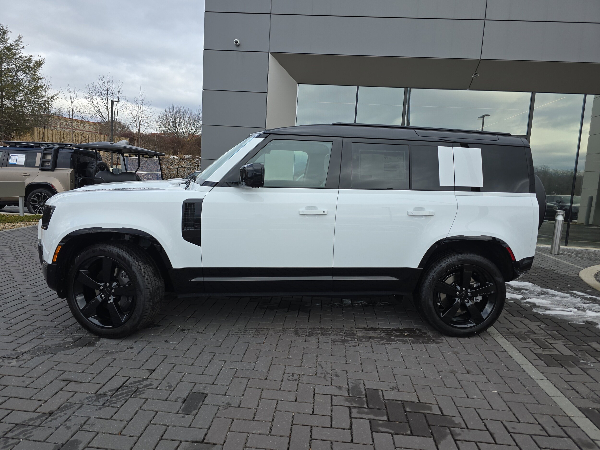 2026 Land Rover Defender X-Dynamic SE - Photo 9
