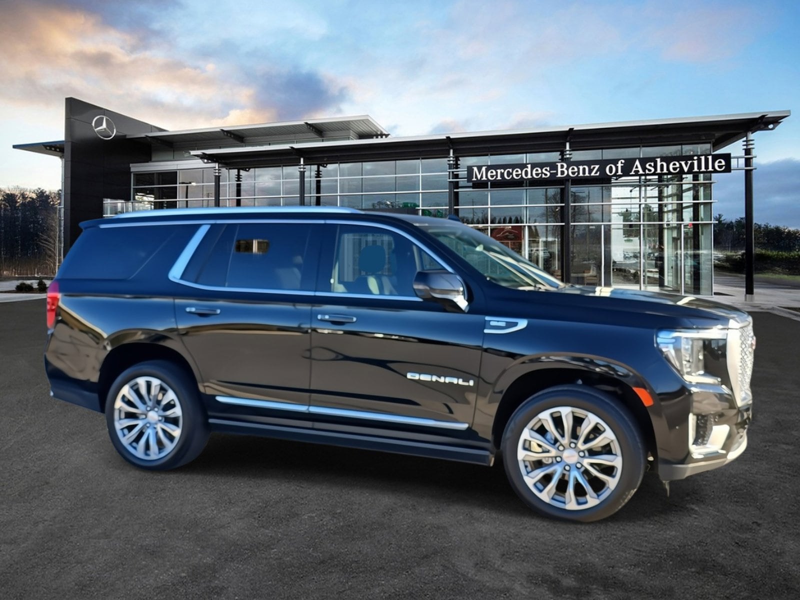 2021 GMC Yukon Denali's photo