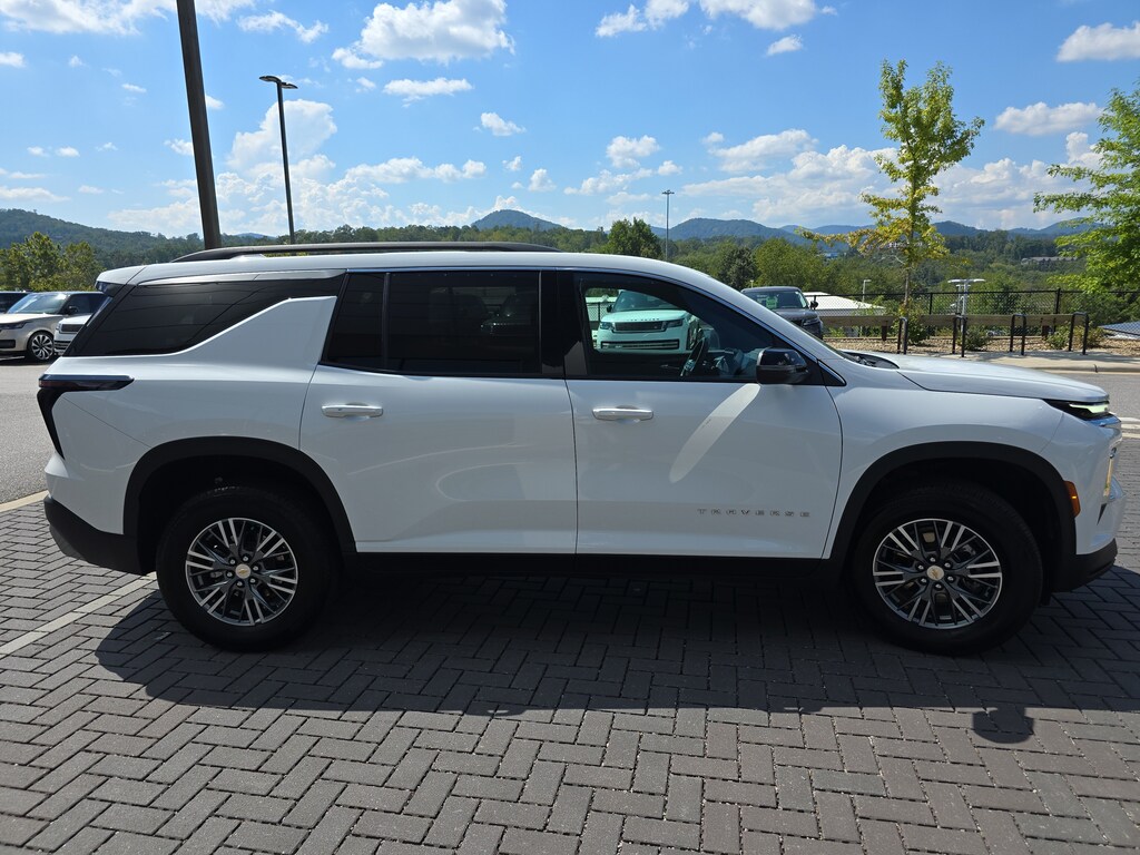 Used 2025 Chevrolet Traverse FWD LT w/1LT