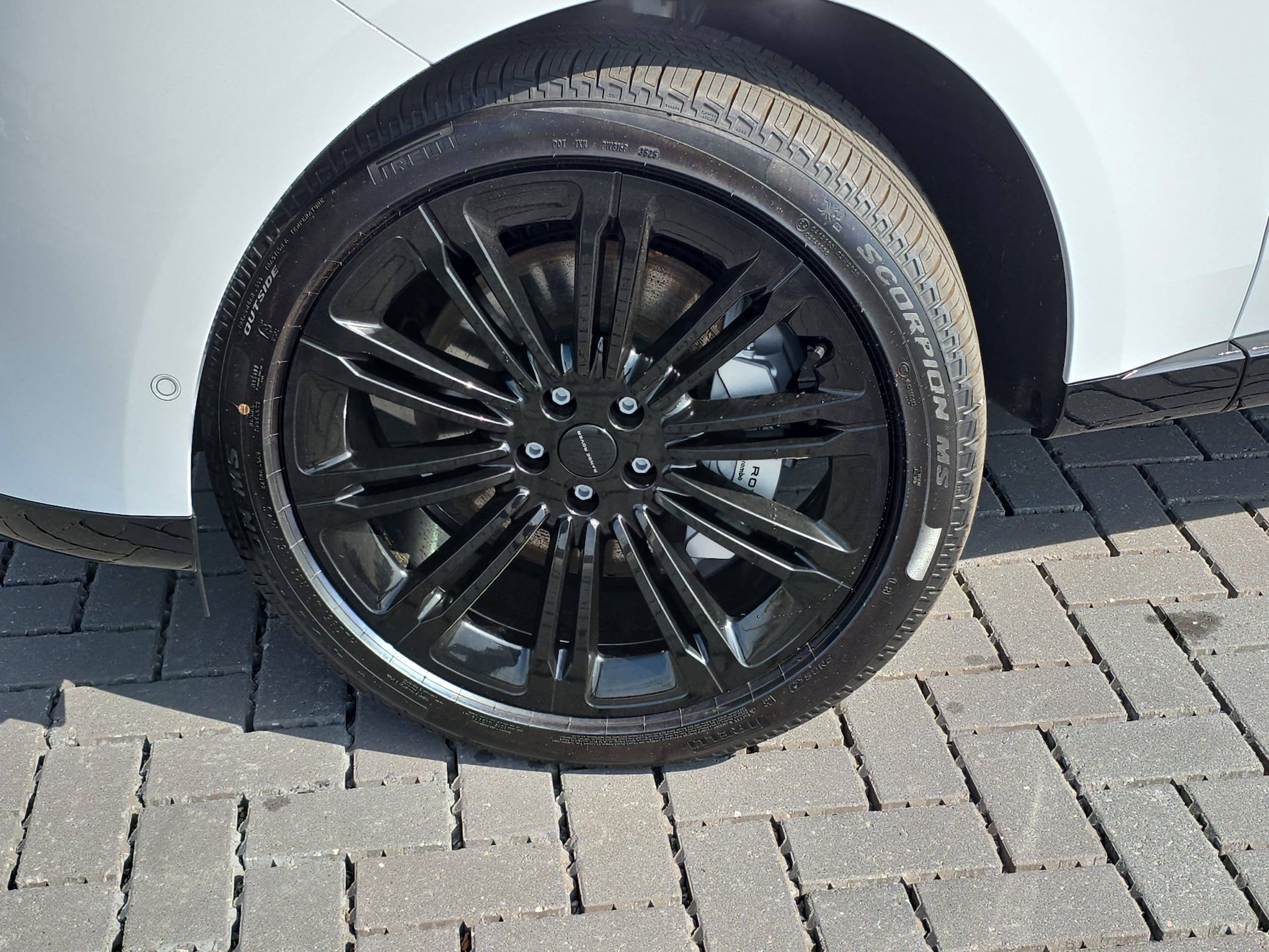 2026 Land Rover Range Rover SE - Photo 11