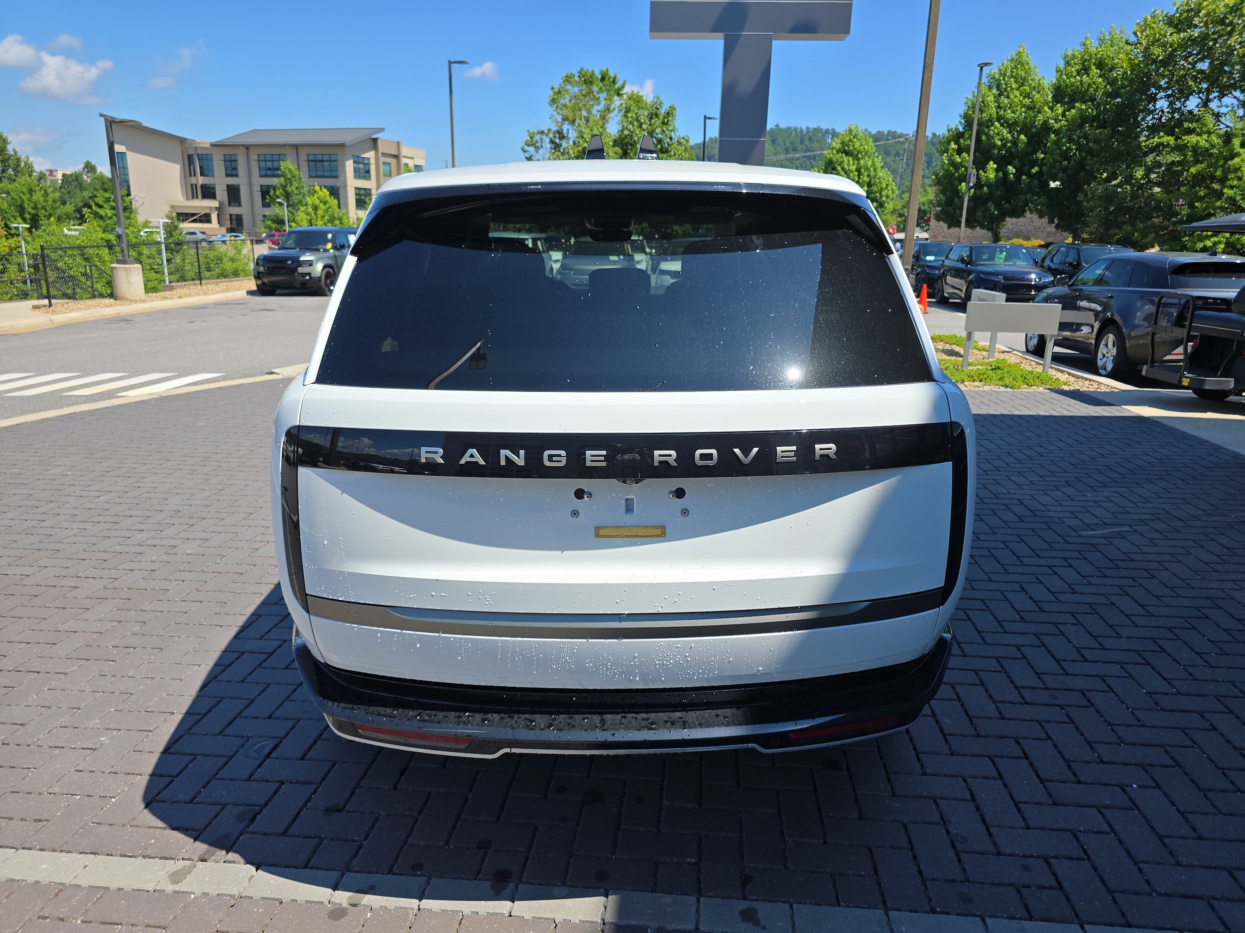 2026 Land Rover Range Rover SE - Photo 6