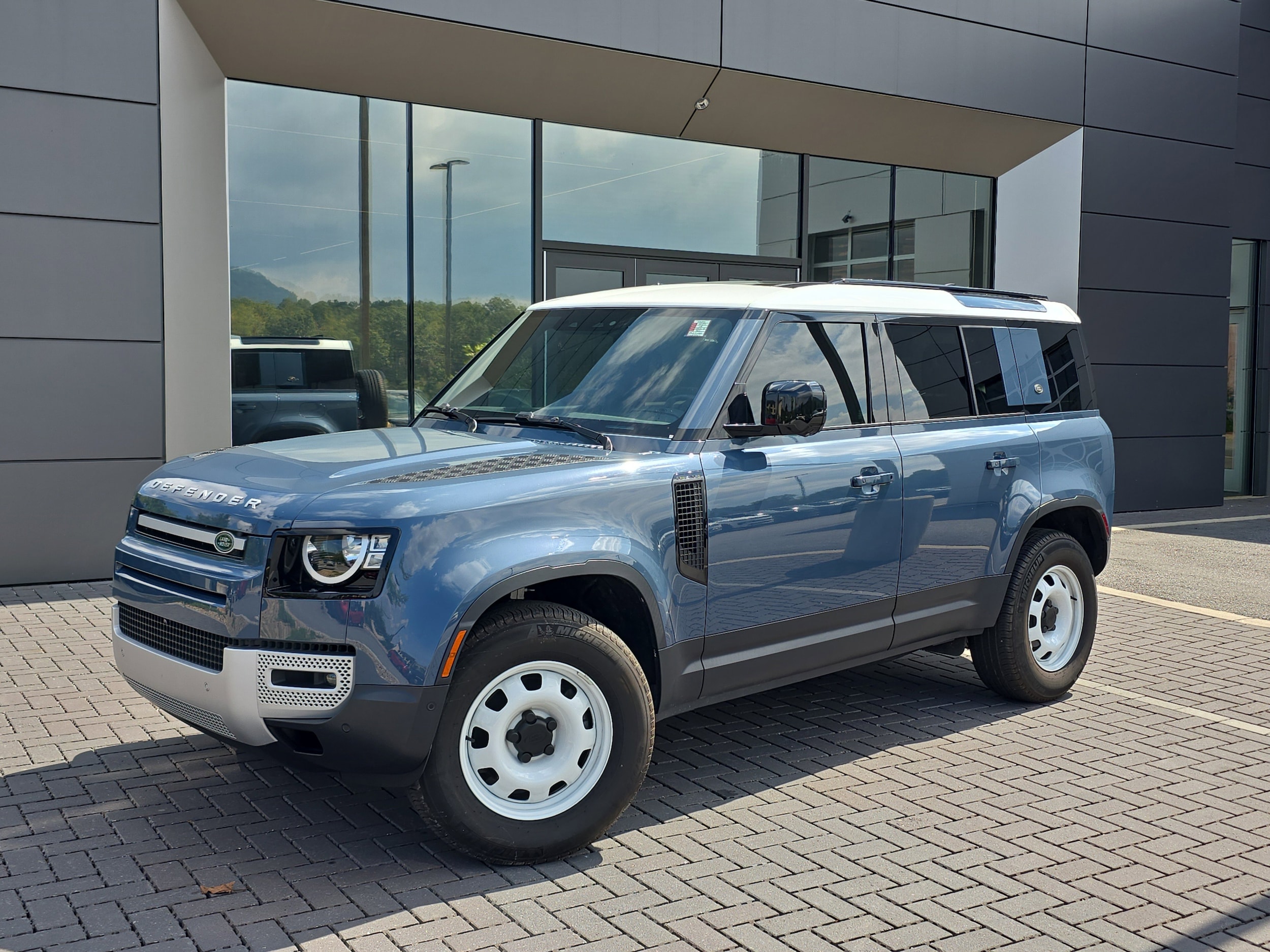 2023 Land Rover Defender