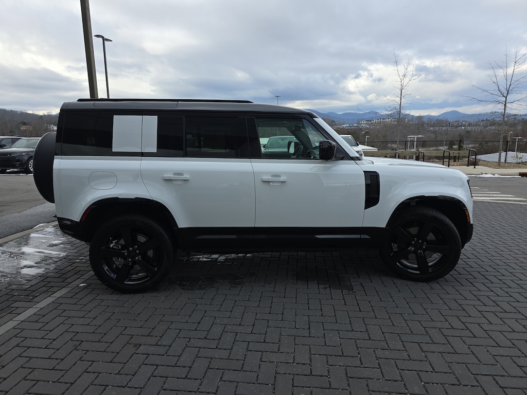 New 2026 Land Rover Defender 110 X-Dynamic SE SUV