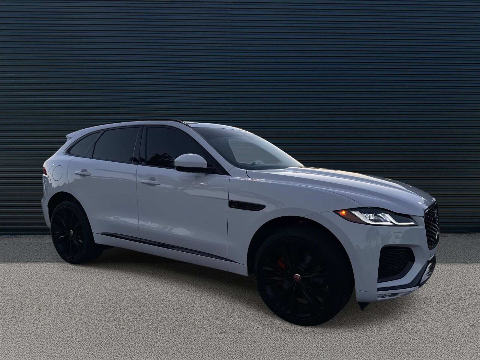 2023 Jaguar F-Pace R-Dynamic S's photo