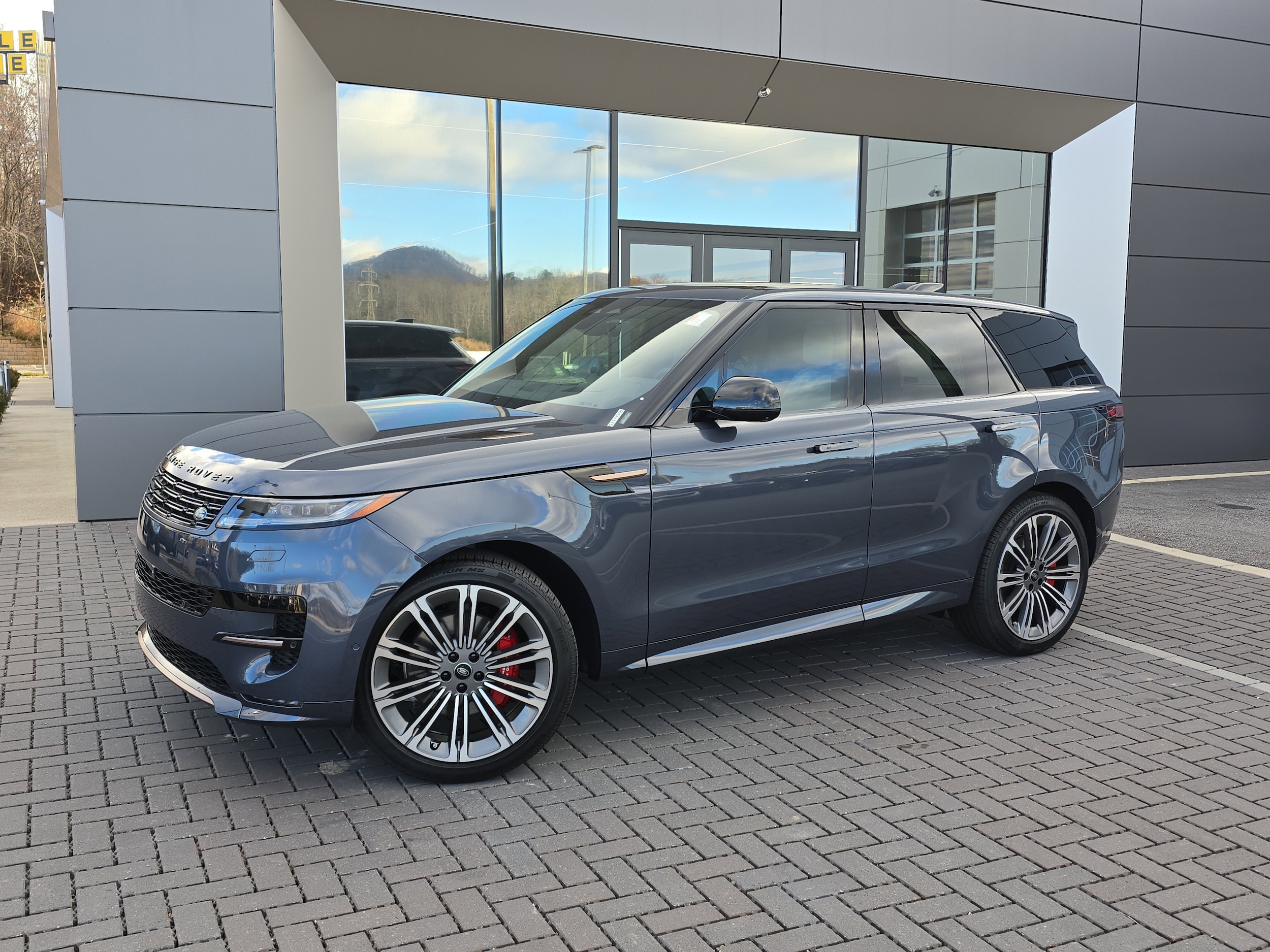 2025 Land Rover Range Rover Sport Dynamic SE's photo