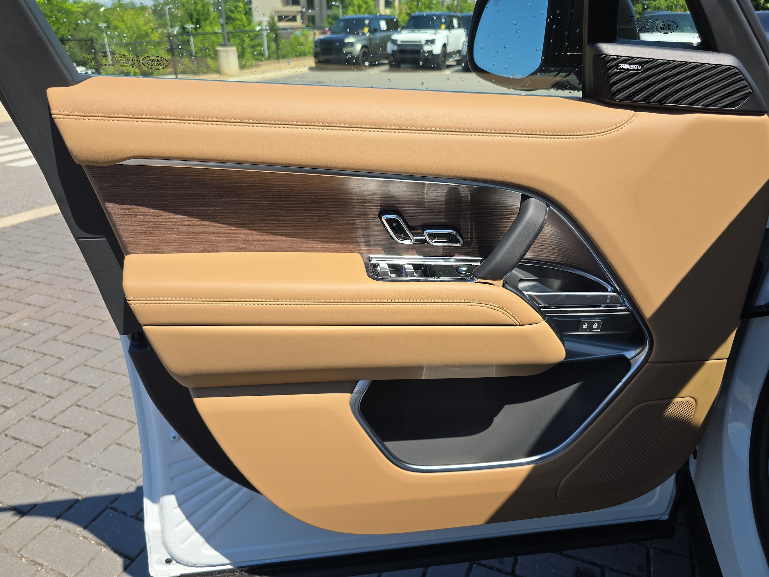2026 Land Rover Range Rover SE - Photo 18