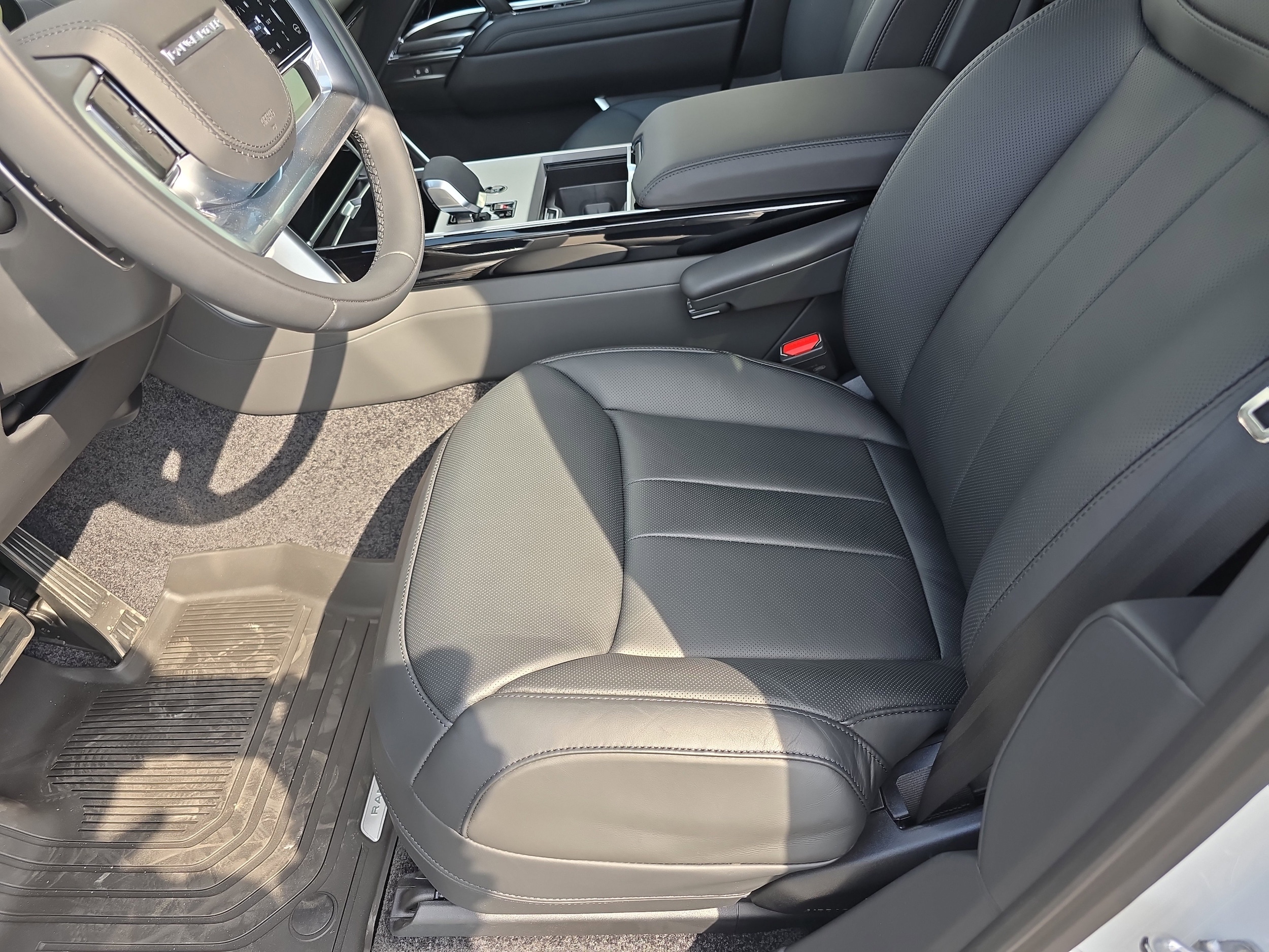 2026 Land Rover Range Rover SE - Photo 22