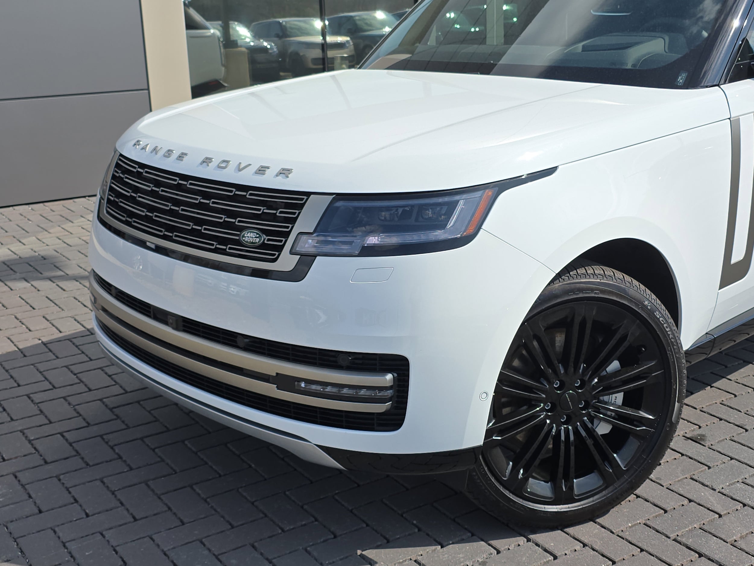 2026 Land Rover Range Rover SE - Photo 10