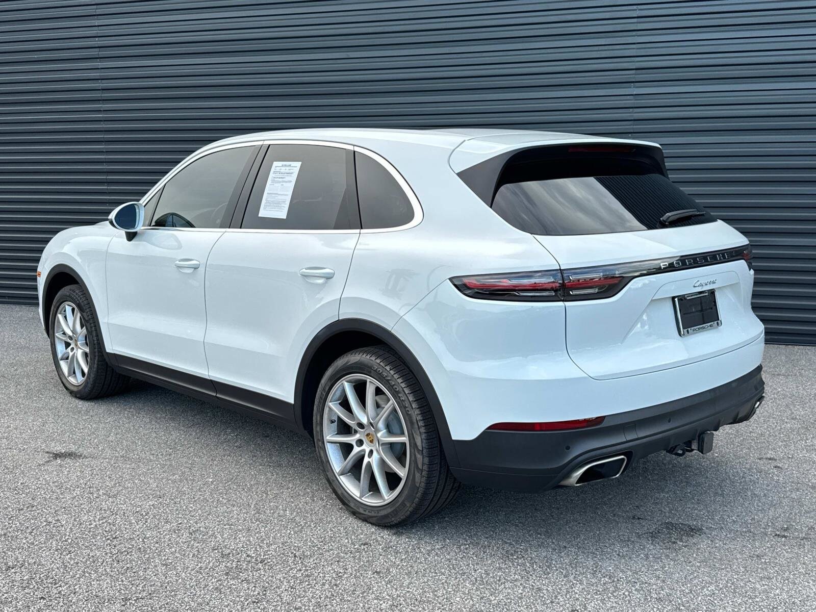 2020 Porsche Cayenne photo 3