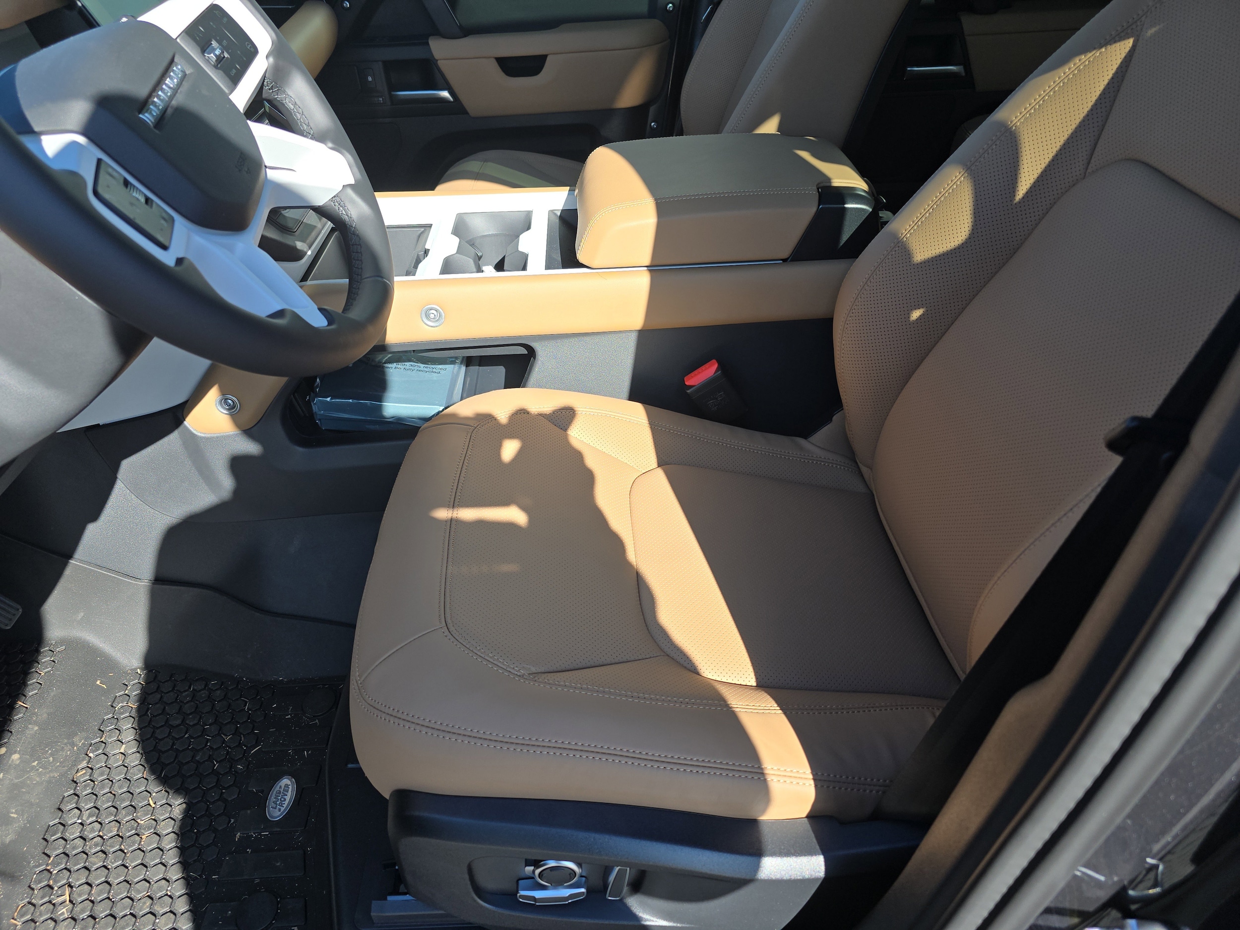 2026 Land Rover Defender X-Dynamic SE - Photo 22