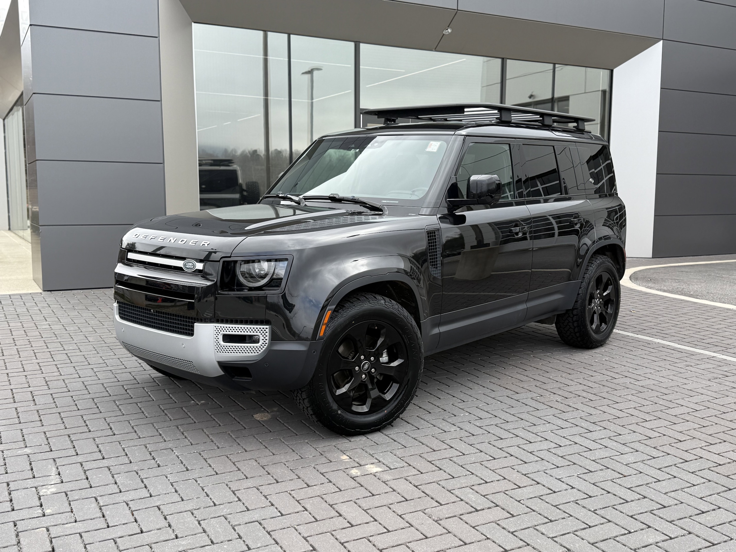 2021 Land Rover Defender S's photo
