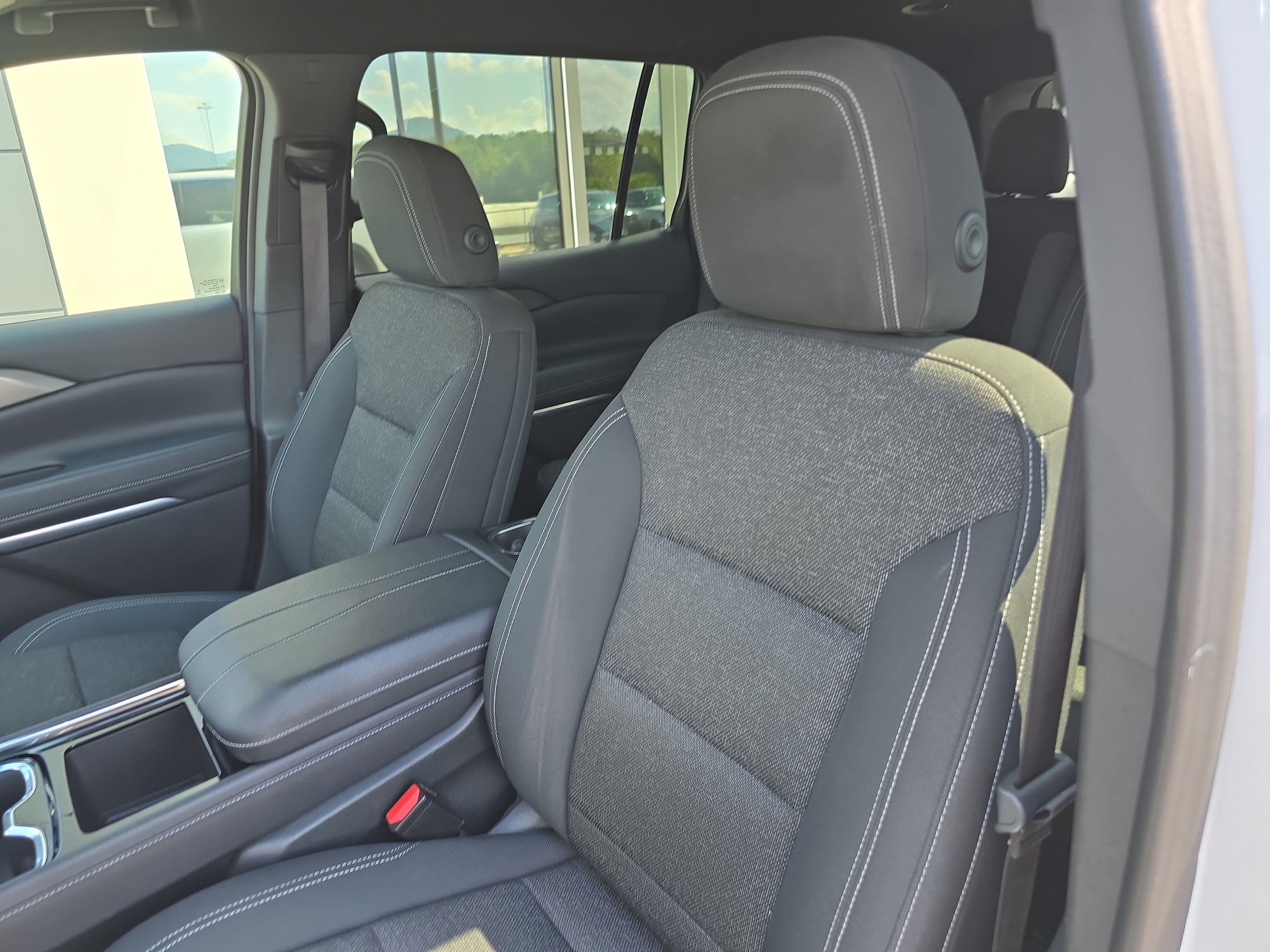 2025 Chevrolet Traverse LT - Photo 20