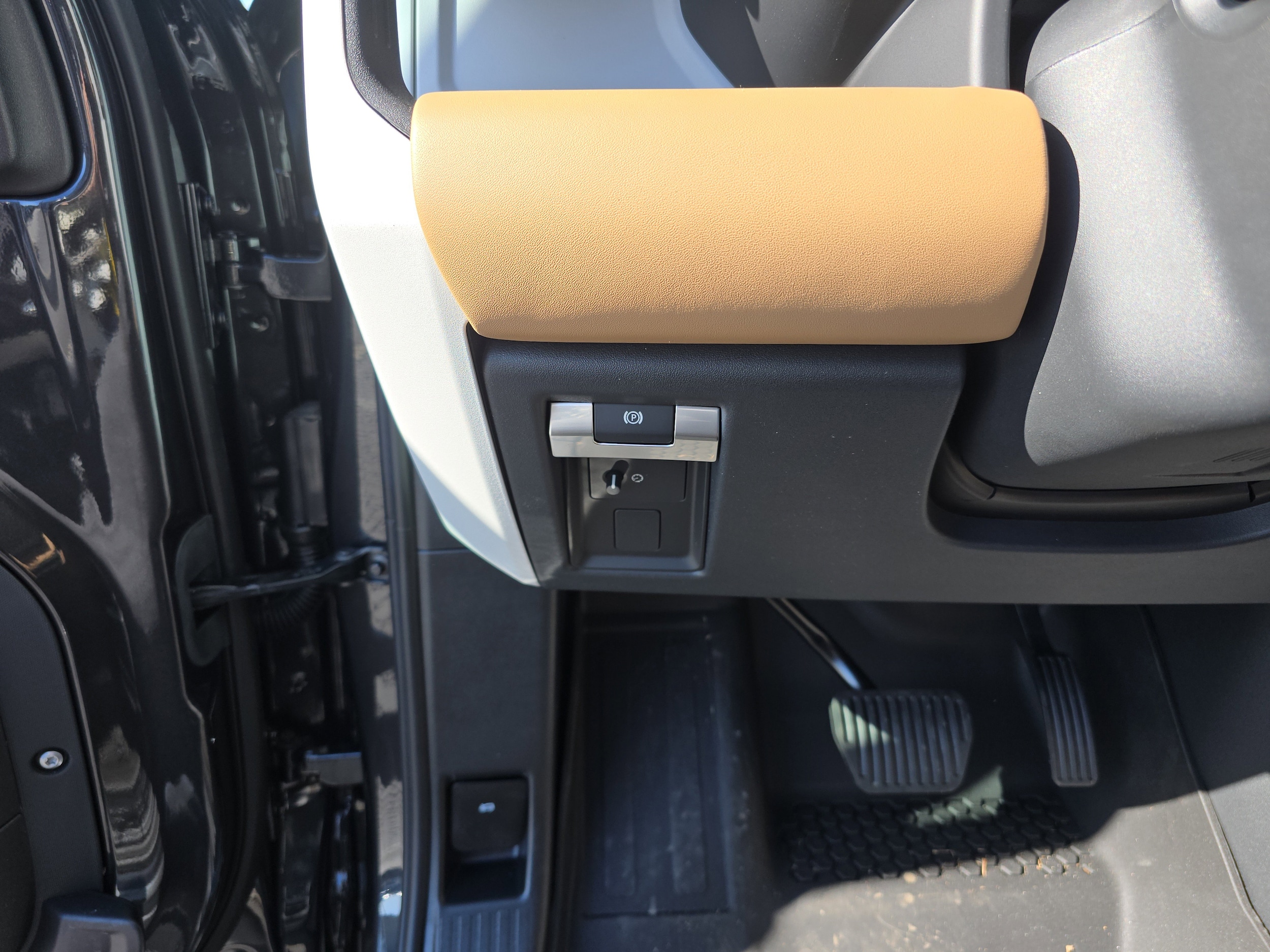2026 Land Rover Defender X-Dynamic SE - Photo 32
