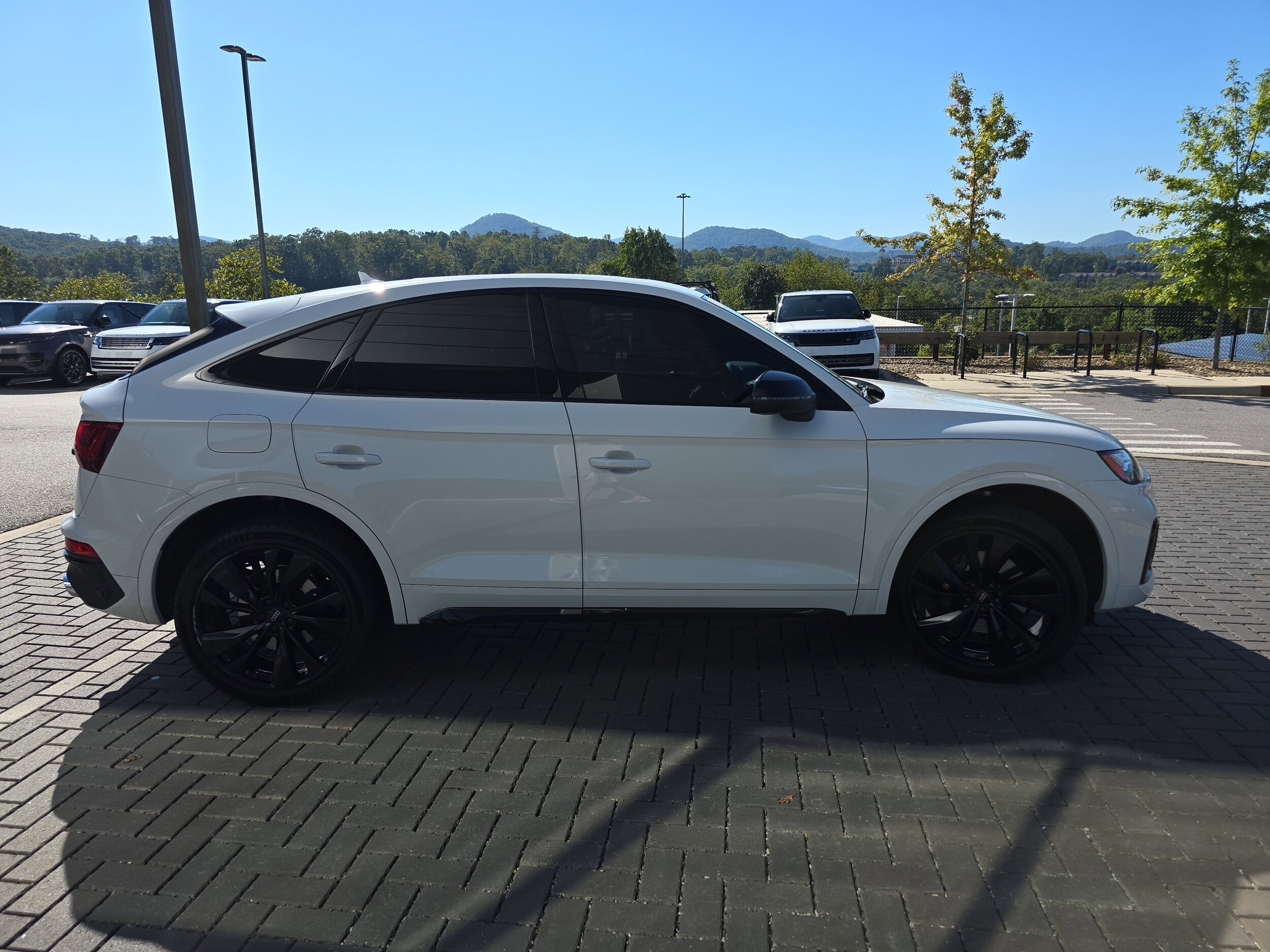 2022 Audi SQ5 Premium Plus photo 2