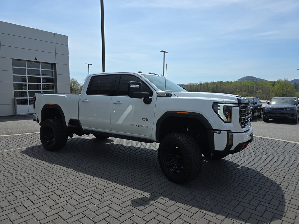 Used 2024 GMC Sierra 2500HD 4WD Crew Cab 159 AT4