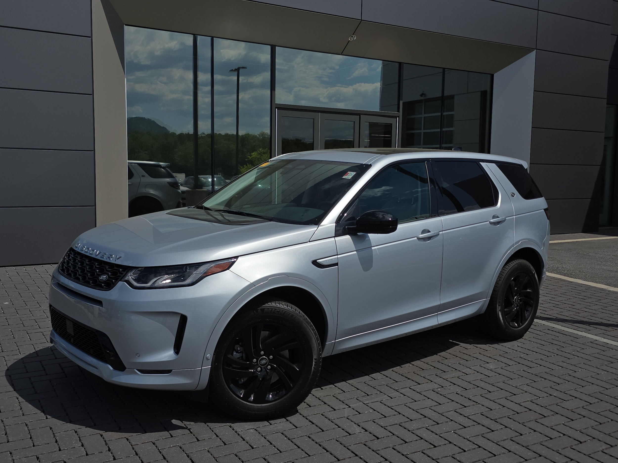 2025 Land Rover Discovery Sport S