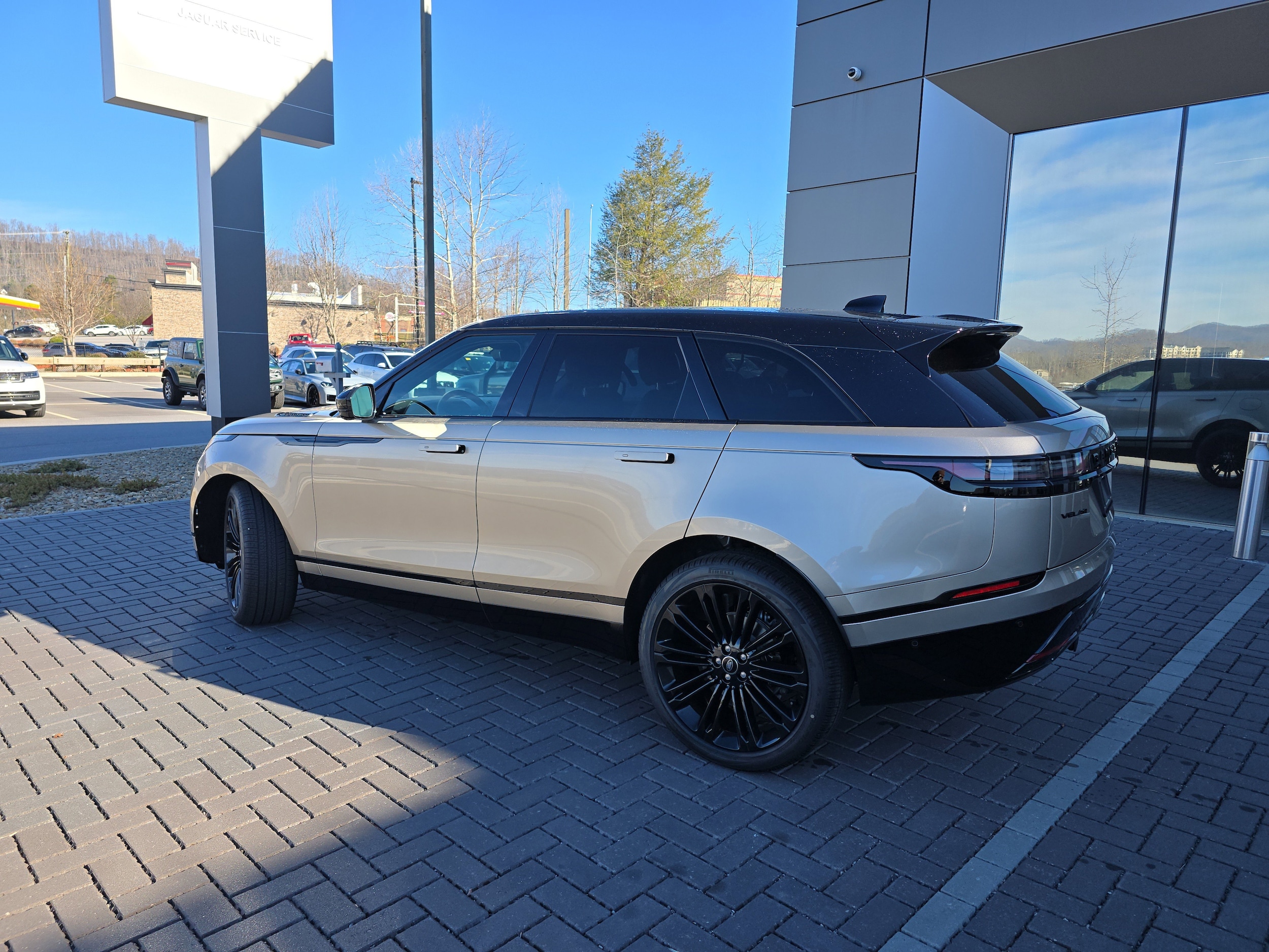 2026 Land Rover Range Rover Velar Dynamic SE - Photo 9