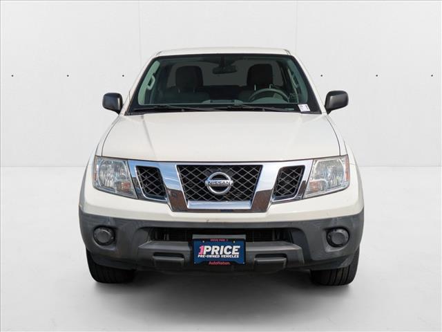 2016 Nissan Frontier Crew Cab S photo 2