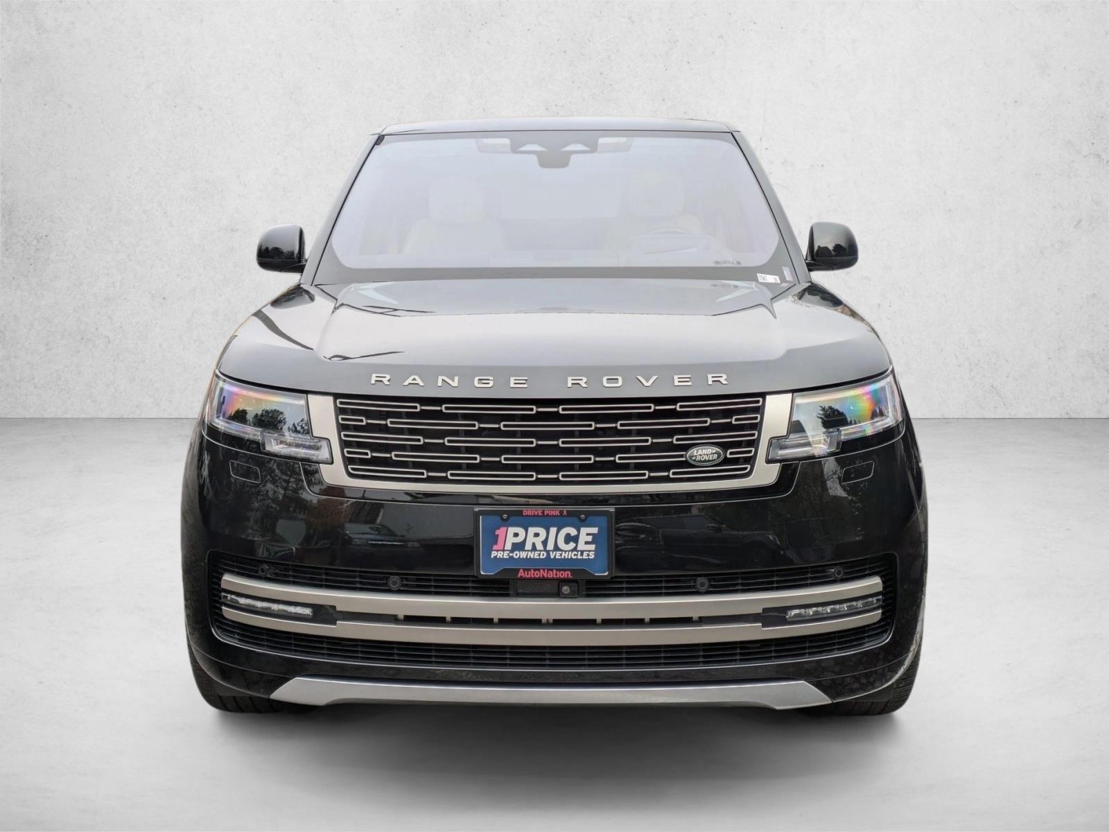 2023 Land Rover Range Rover SE photo 2