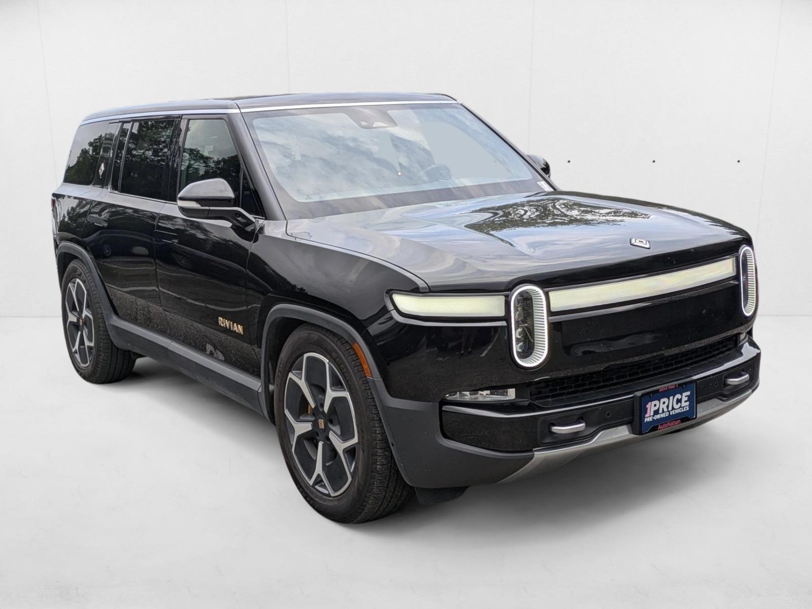 2023 Rivian R1S Adventure photo 3