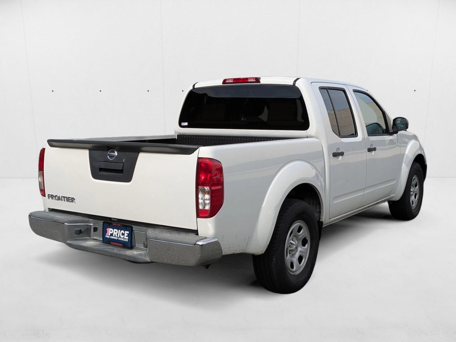 2016 Nissan Frontier Crew Cab S photo 4