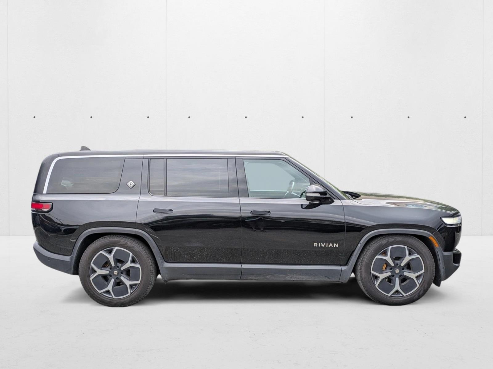 2023 Rivian R1S Adventure photo 4
