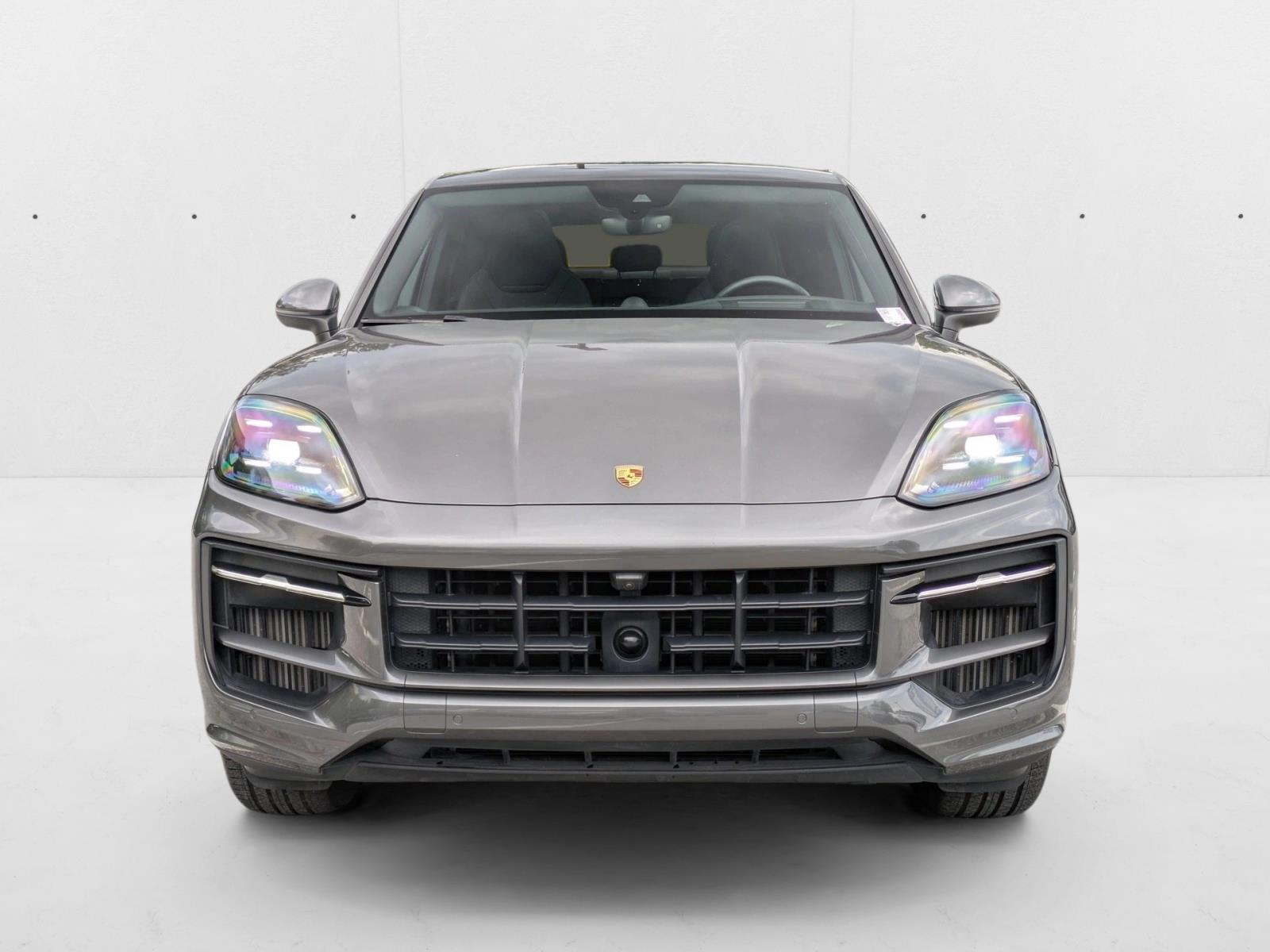2024 Porsche Cayenne Coupe S photo 2