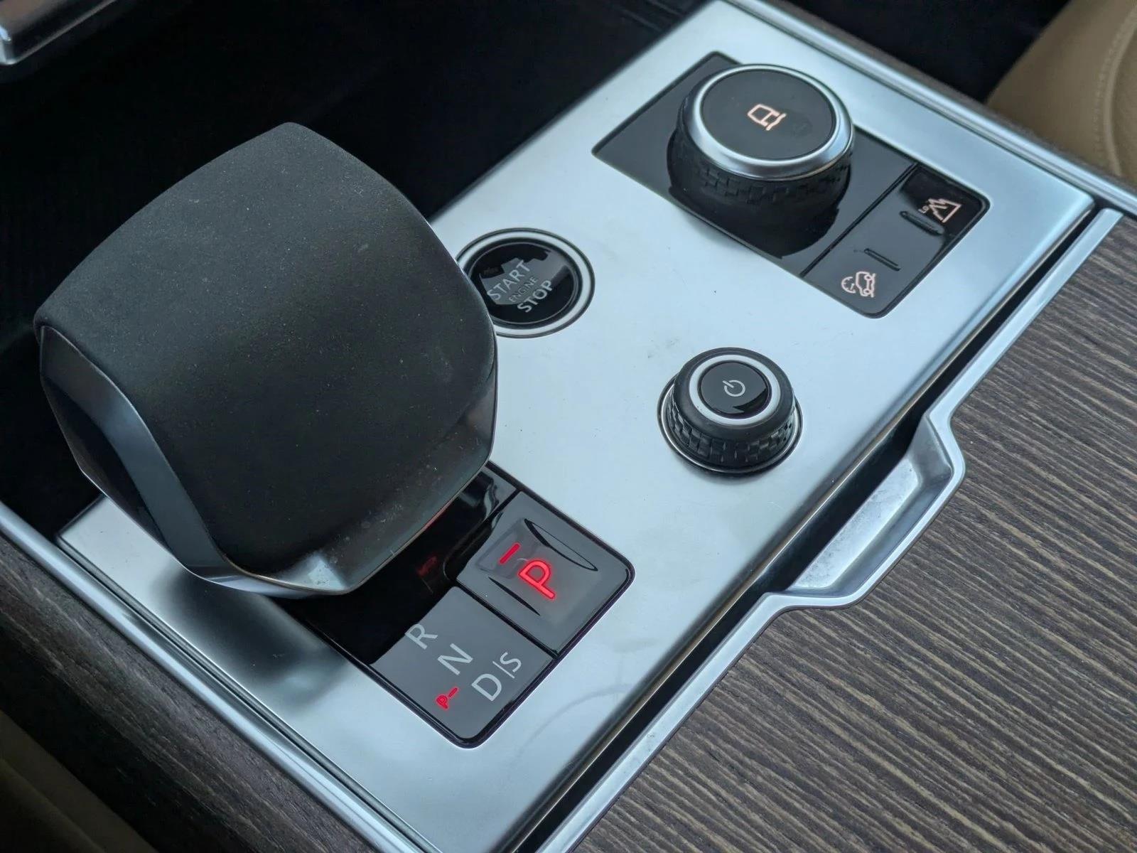 2023 Land Rover Range Rover SE - Photo 12