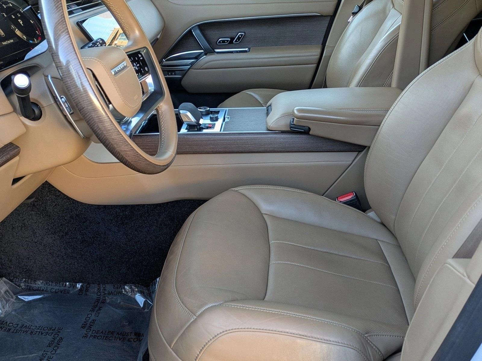 2023 Land Rover Range Rover SE - Photo 17