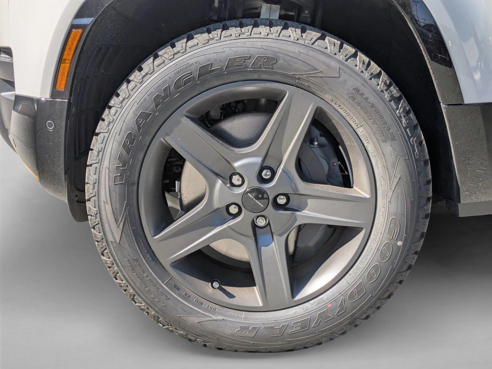 2026 Land Rover Defender X-Dynamic SE - Photo 10