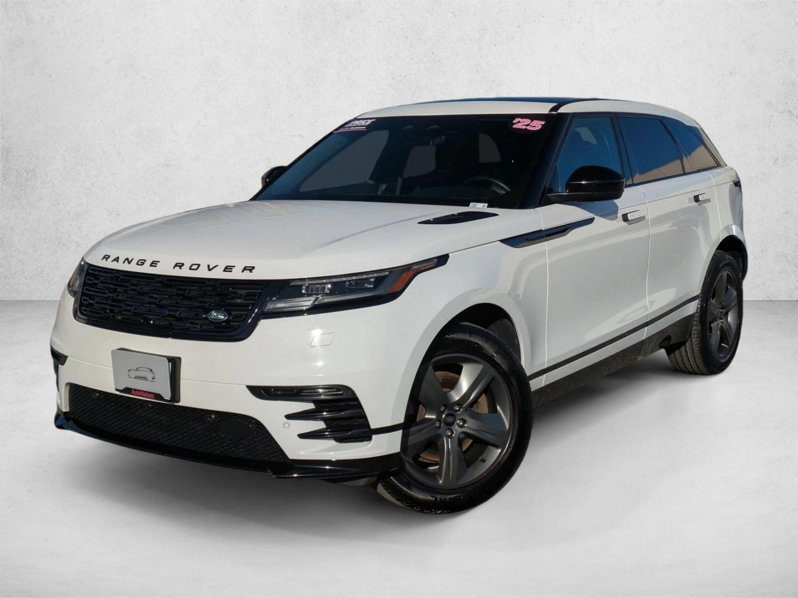 2025 Land Rover Range Rover Velar Dynamic SE's photo