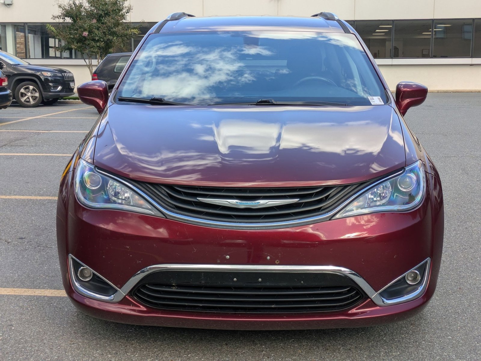 2018 Chrysler Pacifica Hybrid Touring L photo 2