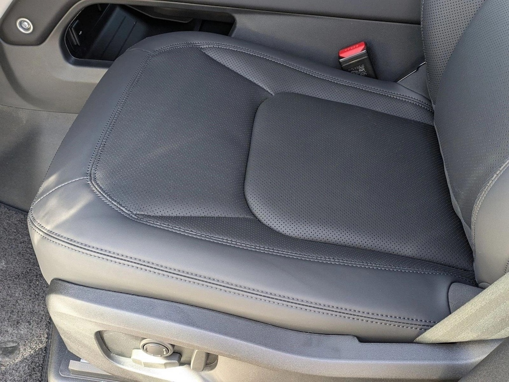 New 2026 Land Rover Defender 110 X-Dynamic SE SUV