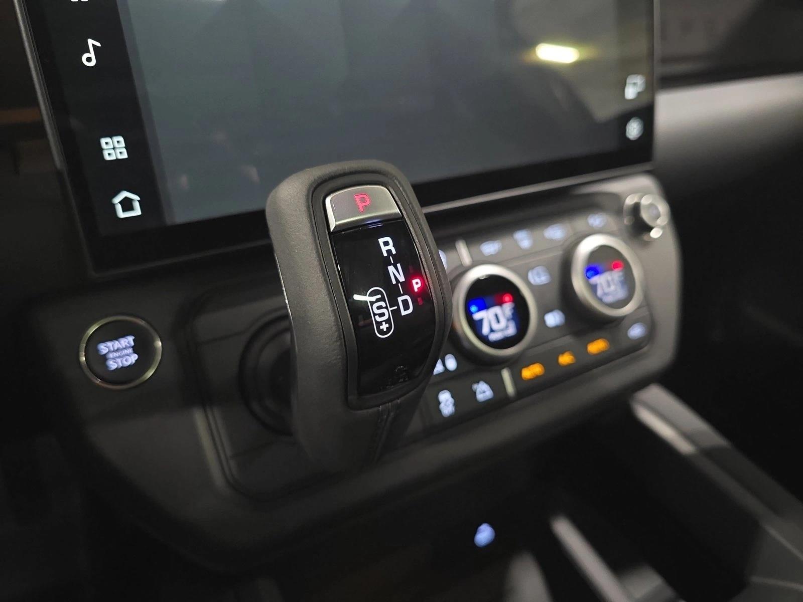 2026 Land Rover Defender X-Dynamic SE - Photo 23