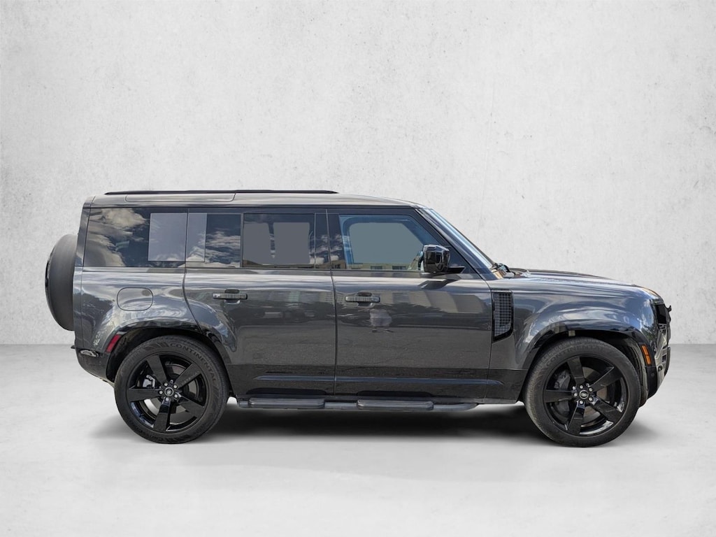 Used 2025 Land Rover Defender 110 X-Dynamic SE SUV