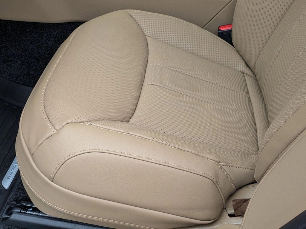 New 2026 Land Rover Range Rover P400 SE 7 Seat SUV