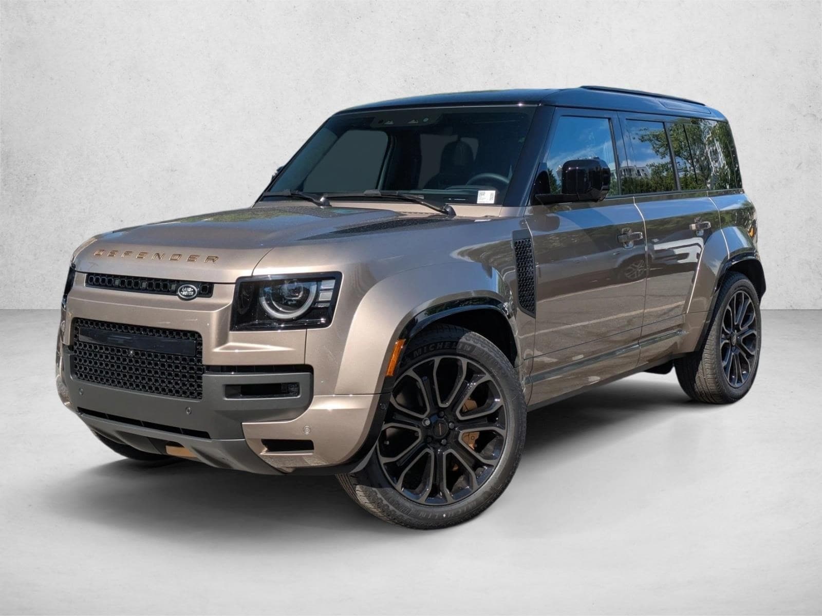 2026 Land Rover Defender 110 OCTA P635's photo