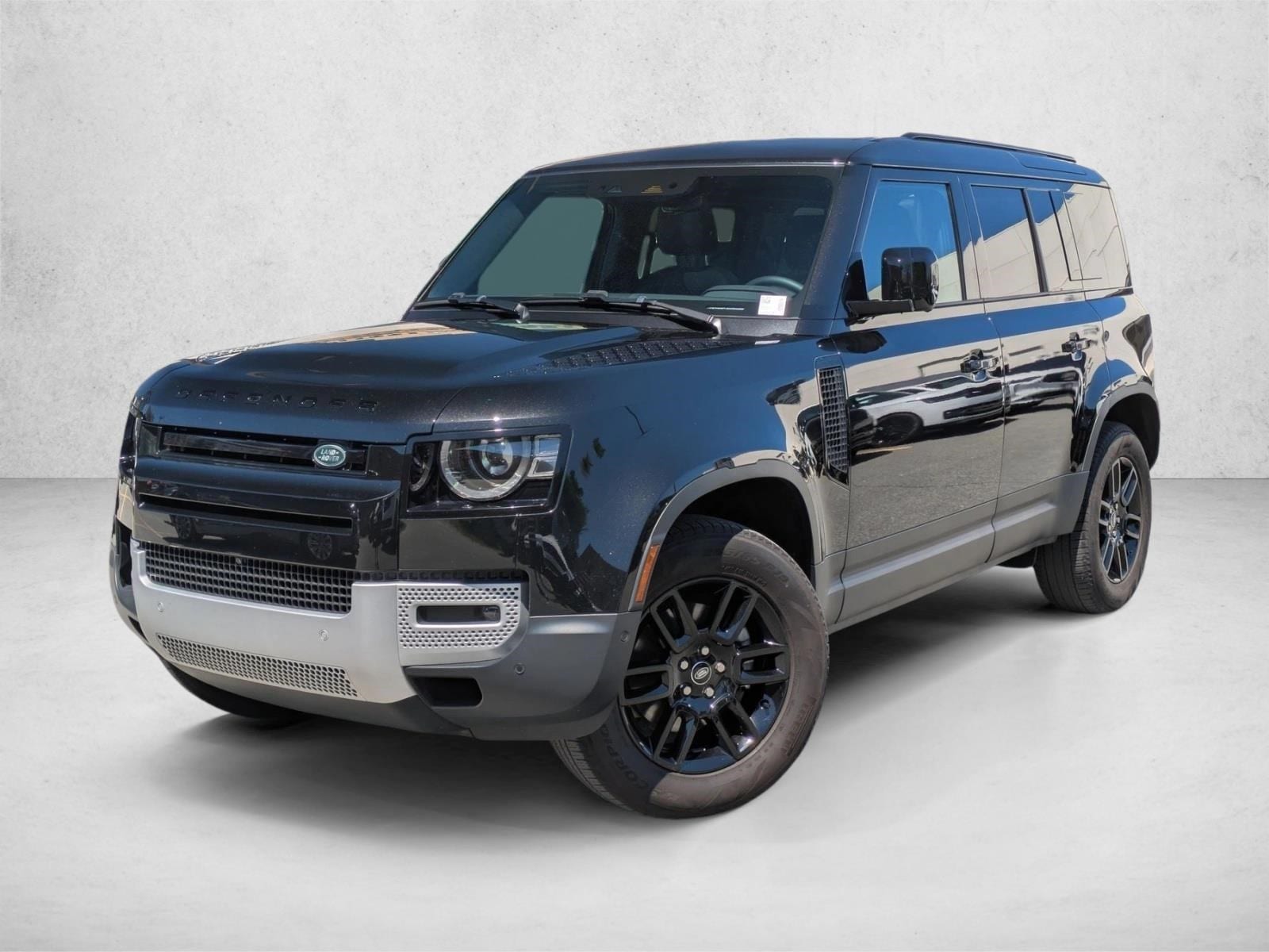 2025 Land Rover Defender 110 S P300's photo