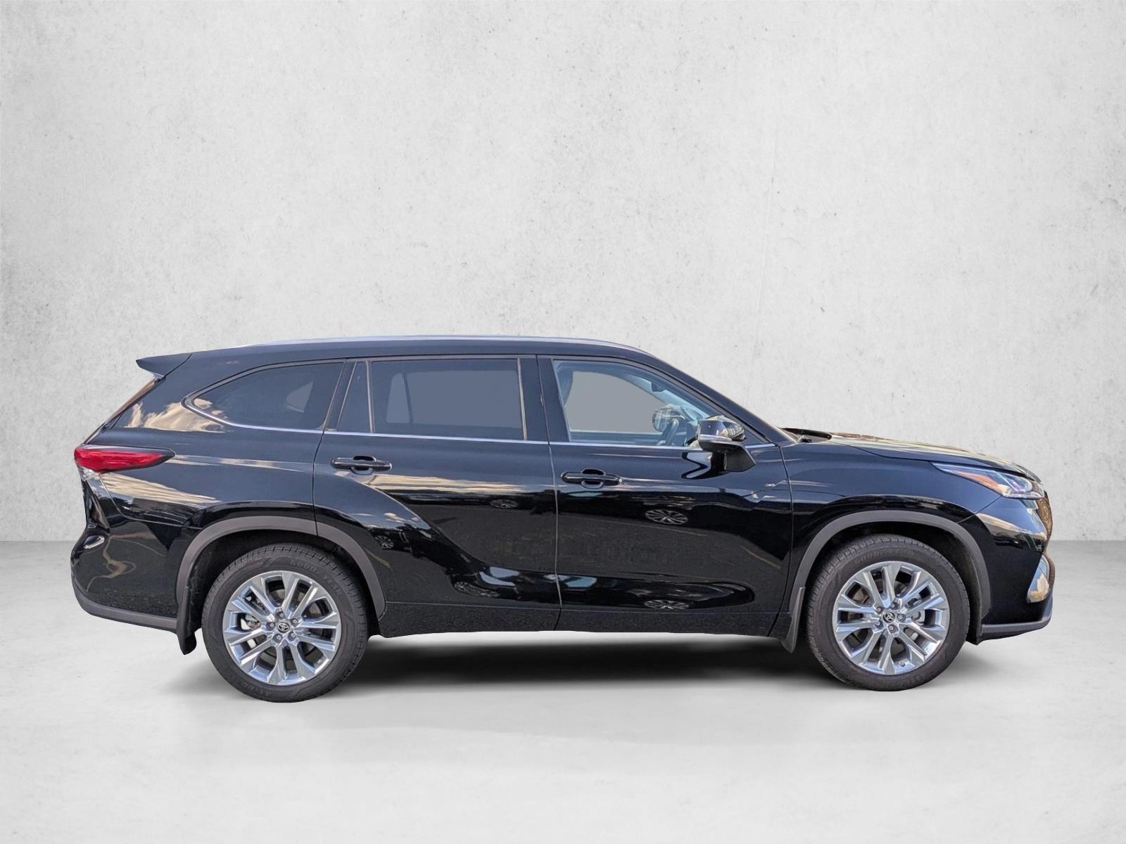 2021 Toyota Highlander Limited photo 4