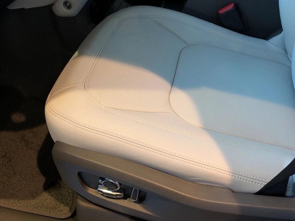 New 2025 Land Rover Defender 130 X-Dynamic SE SUV