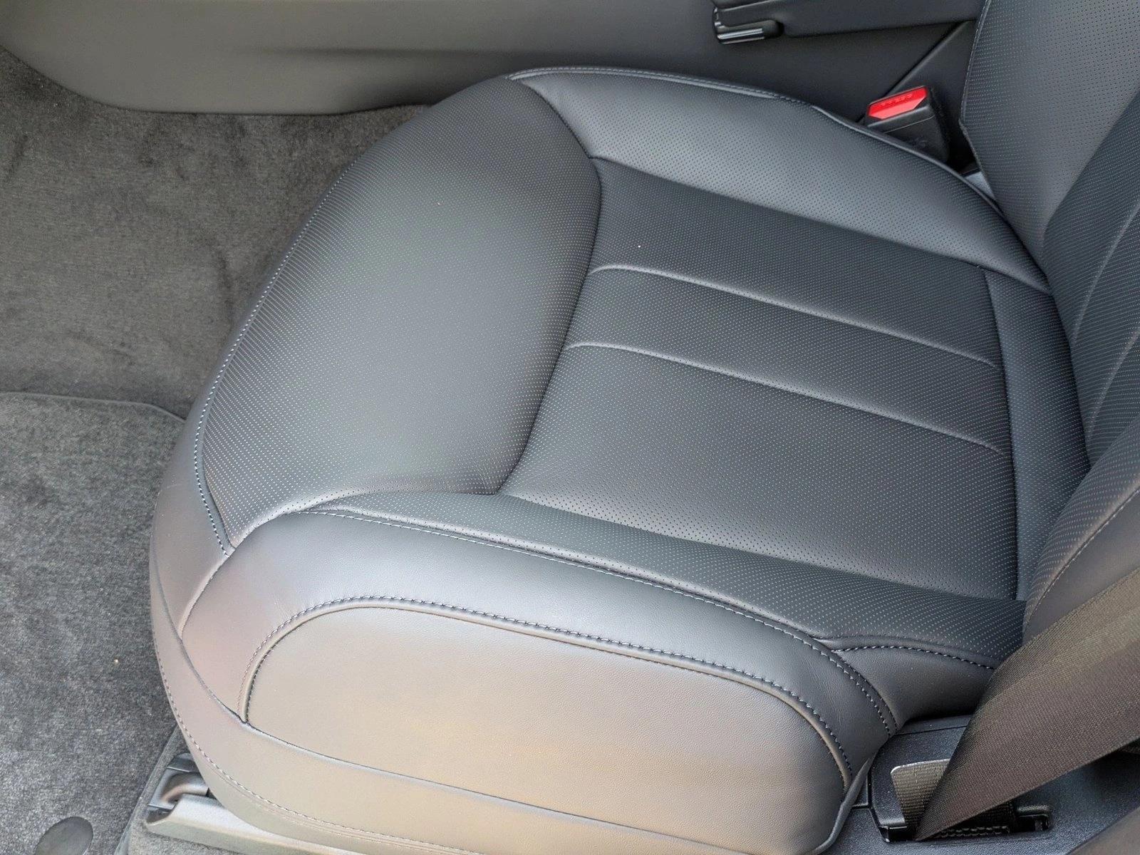 2025 Land Rover Range Rover Sport P400 Dynamic SE photo 3