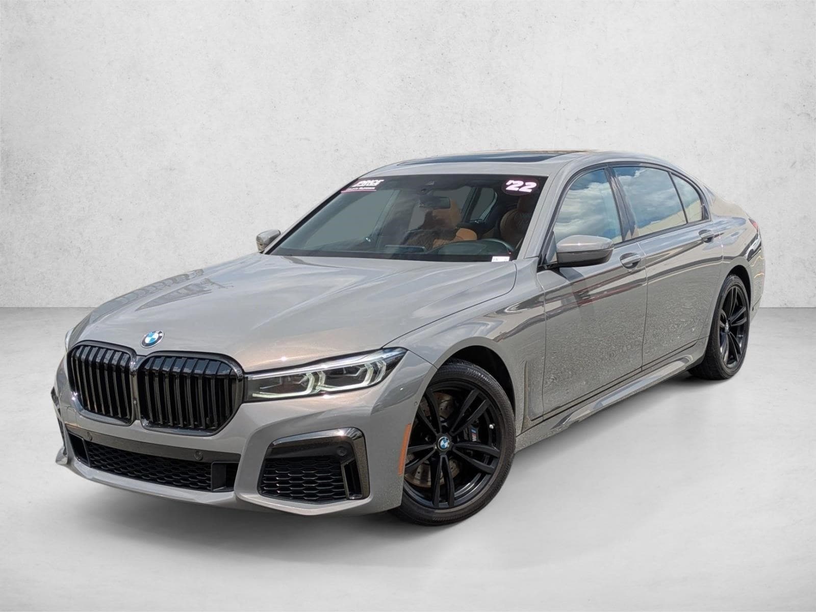 2022 BMW 740i