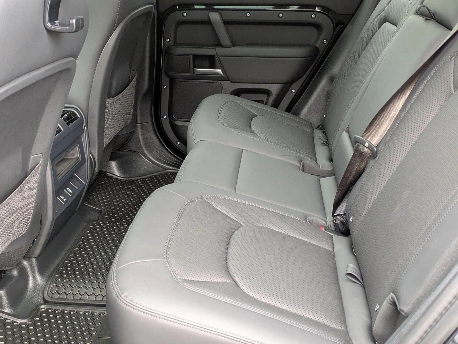 2026 Land Rover Defender X-Dynamic SE - Photo 16