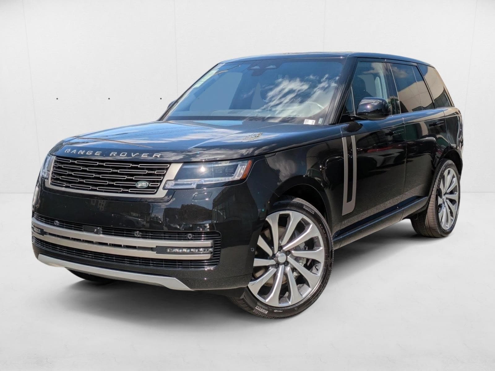 2025 Land Rover Range Rover SE's photo