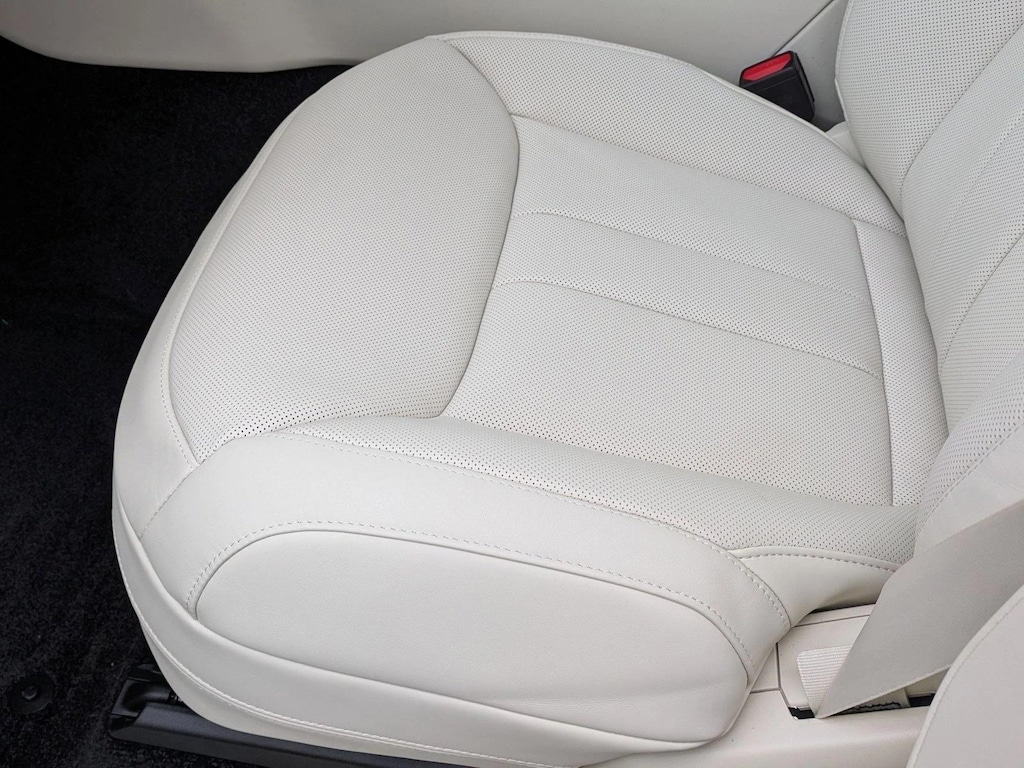 New 2026 Land Rover Range Rover P530 SE SUV