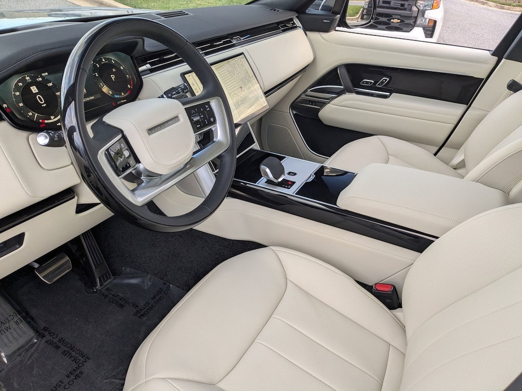 New 2025 Land Rover Range Rover P530 SE 7 Seat SUV