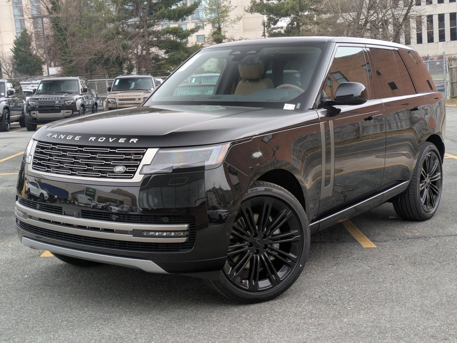 2026 Land Rover Range Rover SE's photo