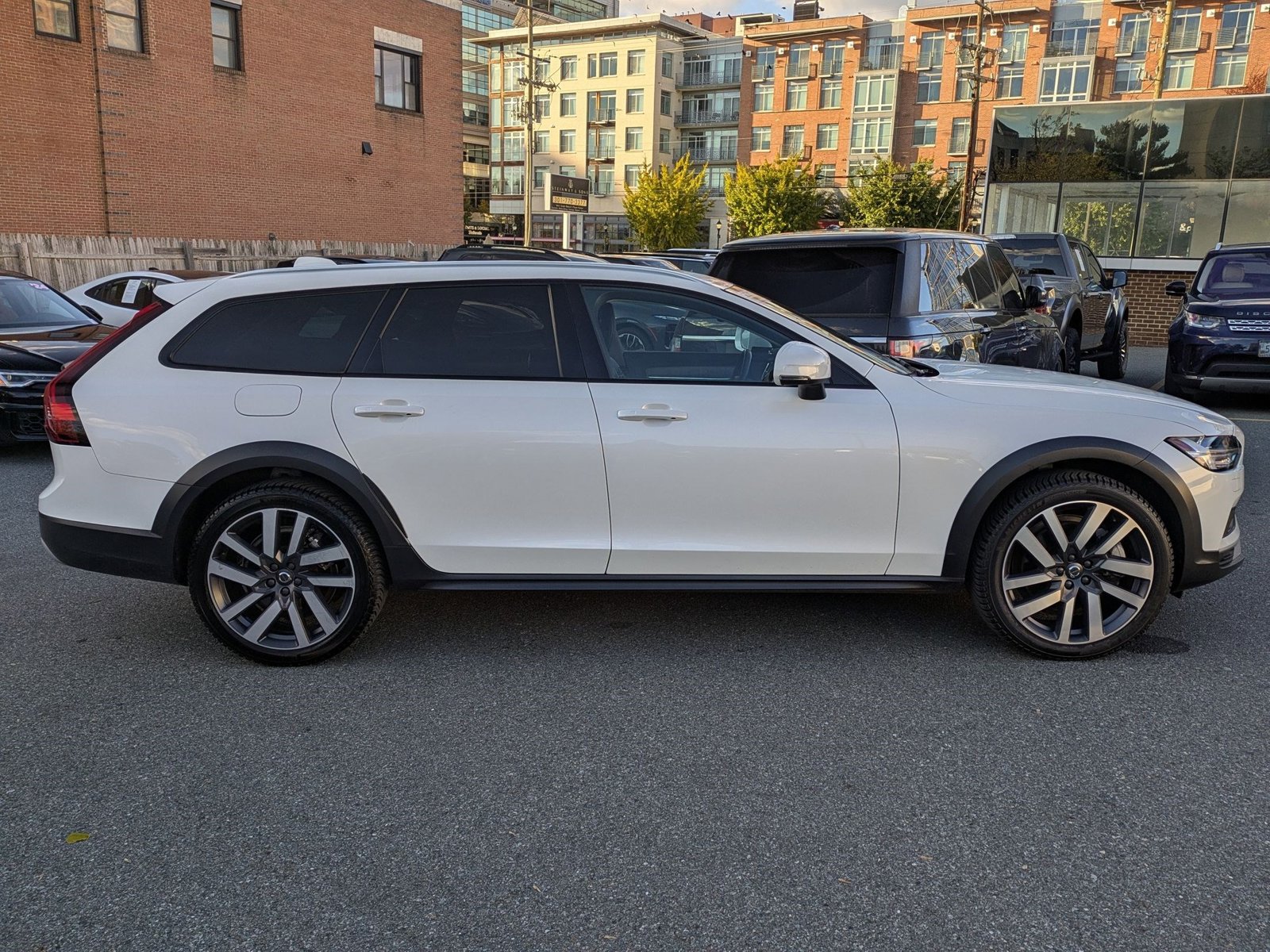 2021 Volvo V90 Cross Country T6 AWD photo 4