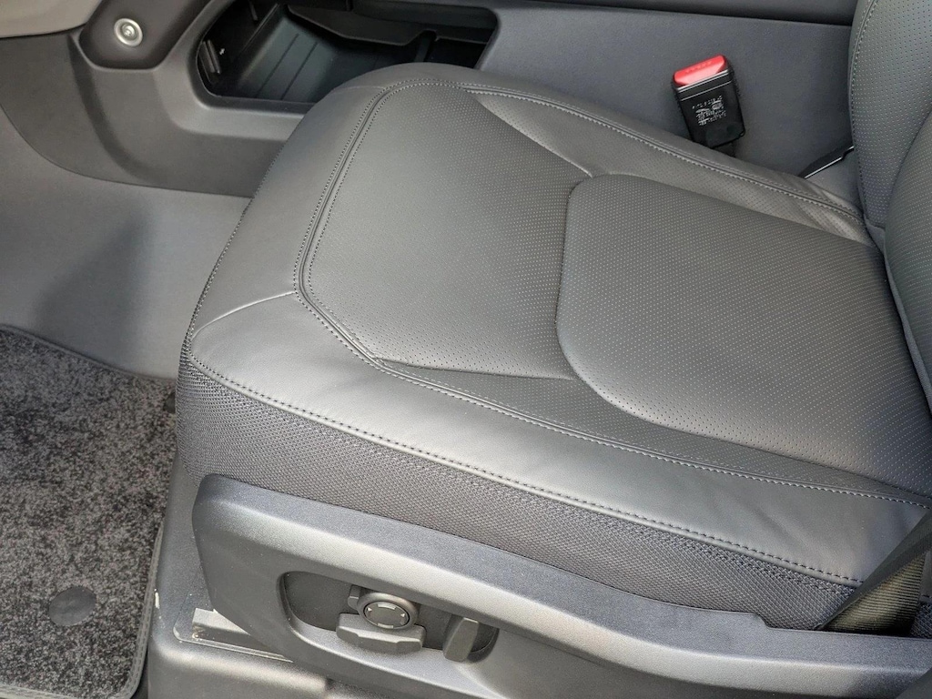 New 2026 Land Rover Defender 110 XV8 525PS SUV